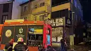 Kocaeli'de Bahçede Başlayan Yangın 3 Katlı Binaya Sıçradı: 1 Yaralı