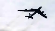 ABD Hava Kuvvetleri'ne Ait B-52 Bombardıman Uçağı California'da Düştü