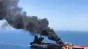 ABD, Umman Körfezi'nde Bir Petrol Tankerini Etkisiz Hale Getirdi