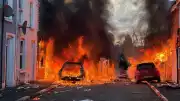 Kuzey İrlanda'da Göçmen Karşıtı Protestolarda Şiddet: Belfast'ta İç Savaş Manzaraları