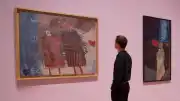 David Hockney'nin Homoseksüelliğin Yasa Dışı Olduğu Dönemde Eşcinsel Yaşamı Kutlaması