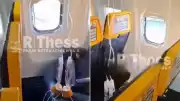 Selanik'te Ryanair Uçağında Korku Dolu Anlar: Motor Parçası Pencereye Çarptı