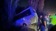 Ankara Mamak'ta Servis Minibüsü ile Otomobil Çarpıştı: 8 Yaralı