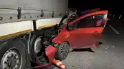 Edirne'de Tırın Arkasına Çarpan Otomobilin Sürücüsü Hayatını Kaybetti