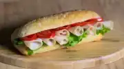 İtalyan mutfağının geleneksel lezzeti panini için pratik hazırlama yöntemi