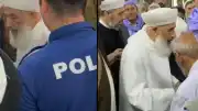 Şanlıurfa'da Cami İçinde El Öpme Tartışması: Polis Memurunun Sıradaki Görüntüsü Tepki Çekti