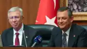 Ankara Büyükşehir Belediye Başkanı Mansur Yavaş'tan Özgür Özel'e Tebrik Telefonu