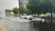 Ankara'da Gök Gürültülü Sağanak Yağış Etkili Oldu