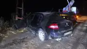 Edirne Uzunköprü'de elektrik direğine çarpan otomobilde ağır yaralı sürücü