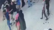 Eskişehir'de Çıkan Kavgada 2 Polis ve 7 Kişi Yaralandı, Güvenlik Kamerası Görüntüleri Ortaya Çıktı