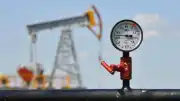 Jeopolitik Gerilim Petrol Fiyatlarını Yükseltti: Hürmüz Boğazı Tehdidi Etkili Oldu