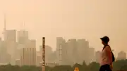 Kanada'daki Orman Yangınlarının Dumanları Toronto ve ABD Sınırına Ulaştı