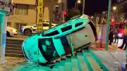 Kayseri'de Trafik Kazası: Polis Aracı Yan Yattı, 3 Kişi Yaralandı
