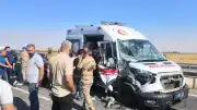 Nusaybin'de Ambulansın Karıştığı Zincirleme Trafik Kazası: 3 Yaralı