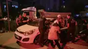 Ümraniye'de Kamyon ile Otomobil Çarpıştı: 4 Yaralı