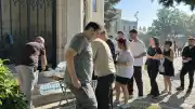 İstanbul'da KPSS Lisans Sınavı İçin Adaylar Okul Önlerinde Toplandı