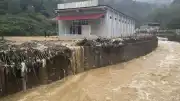 Zonguldak'ta Sağanak Nedeniyle Dere Taştı, Sanayi Sitesi Su Altında Kaldı