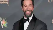 People Dergisi, Noah Wyle'ı 2026'nın En Seksi Erkeği Seçti