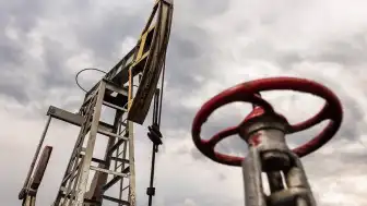 Hürmüz Boğazı'ndaki Kesintinin Uzaması Petrol Fiyatlarını Yükseltti