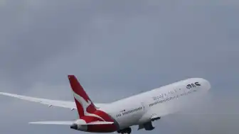Qantas Yolcusuna Uçuş Yasağı: Uçağın Yönü Değiştirildi