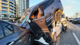 Kartal'da Zincirleme Kaza: 5 Yaralı
