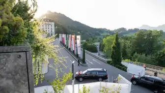ABD ve İran'dan Kalıcı Barış Müzakereleri: Vance ve Galibaf İsviçre'de Buluştu