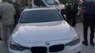 İzmir'de Drift Yapan Alkollü Sürücü Yayaya Çarptı, Araçtan Uyuşturucu Çıktı