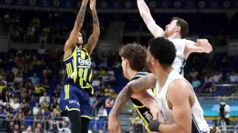 Basketbol Süper Ligi'nde Fenerbahçe Beko, A. Efes'i Son Saniyede Mağlup Etti: 60-59