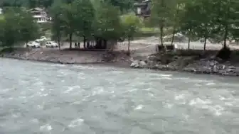 Fırtına Deresi'nde Kayıp Gencin Cansız Bedenini Çıkarırken AFAD Botu Devrildi: 1 Personel Hayatını Kaybetti, 3 Personel Kurtarıldı
