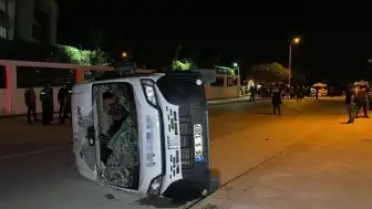 Eskişehir'de Servis Minibüsü Devrildi: 7 Yaralı