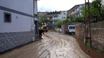 Gümüşhane'de Sel Felaketi: Evler, Ahırlar ve Araçlar Zarar Gördü