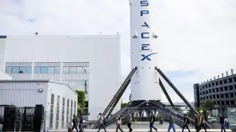 SpaceX'in Değeri 1.8 Trilyon Dolara Yaklaştı: Tarihi Halka Arz Öncesi Rekor Beklentisi