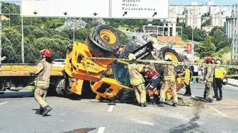 Küçükçekmece'de İş Makinesi Kazası: Sürücü Hayatını Kaybetti