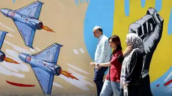 ABD ve İran Arasında Kırılgan Ateşkes: Hürmüz Boğazı'nın Durumu ve Müzakerelerdeki Zorluklar