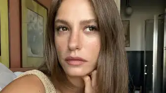 Serenay Sarıkaya'nın tatil fotoğrafları sosyal medyada ilgi gördü