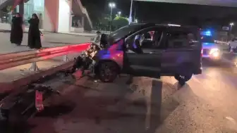 Zeytinburnu Sahil Yolu'nda Makas Atan Araç Kazaya Neden Oldu: 4 Yaralı