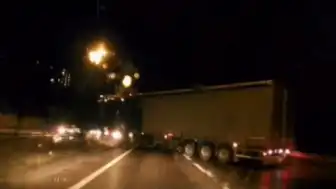 Bursa-Yalova kara yolunda TIR makasladı, ulaşım durdu