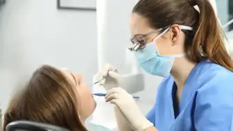 Diş Hekimliği Eğitiminde Klinik Yetersizlik İddiaları: Denetim Çağrısı Yapıldı