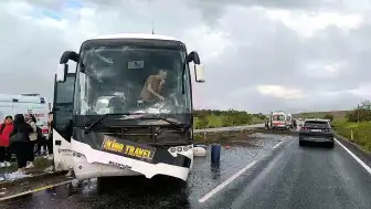 Aksaray'da Tur Otobüsü Refüje Çarptı: 16 Yaralı