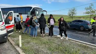 Aksaray'da Tur Otobüsü Refüje Çarptı: 16 Yaralı