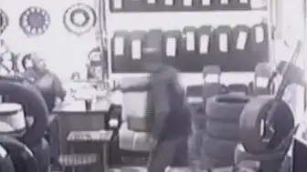 Alacak Tartışmasında Akrabasını Vurdu