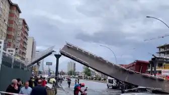 Ankara'da Damperi Açık Kamyon Üst Geçidi Yıktı: 3 Yaralı