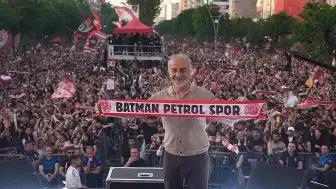 Batman Petrolspor'un Şampiyonluk Kutlamasına Ünlü İsimler Akın Etti