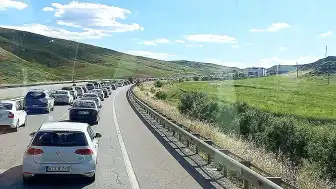 Bayram Dönüşü Trabzon'dan Batıya Yollar Kilitlendi: Ankara ve İzmir İstikametlerinde Trafik Felç Oldu
