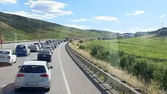 Bayram Tatili Sonrası Ankara ve İzmir Yolları Tamamen Kilitlendi