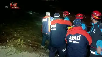 Bursa'da Baraj Kapaklarının Açılmasıyla 4 Kişi Suda Mahsur Kaldı