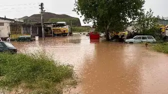 Çorum'un İskilip İlçesinde Şiddetli Sağanak ve Dolu: Yollar Kapandı, Su Baskınları Yaşandı