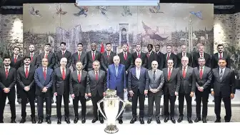 Cumhurbaşkanı Erdoğan, Galatasaraylıları Kabul Etti: "Sizi örnek alıyoruz"