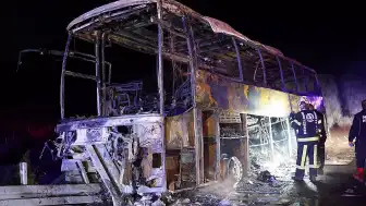 Denizli'de Feci Kaza: Otobüs Bariyerlere Çarptı, Alev Aldı: 7 Ölü, 30 Yaralı
