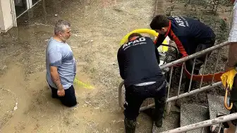 Edirne'de Sağanak Yağış Nedeniyle İş Yerlerini Su Bastı